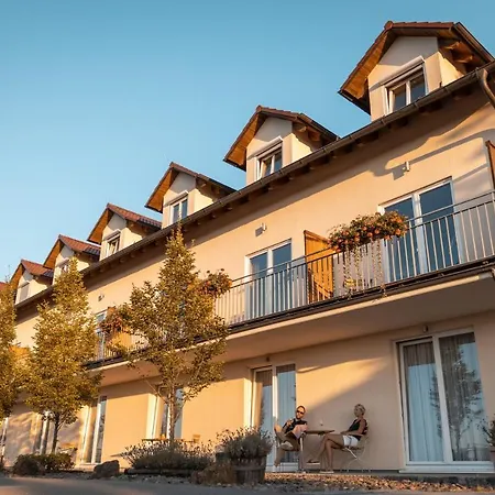 Landgasthof Deutsches Haus Kg ヴァイルハイム・アン・デア・テック